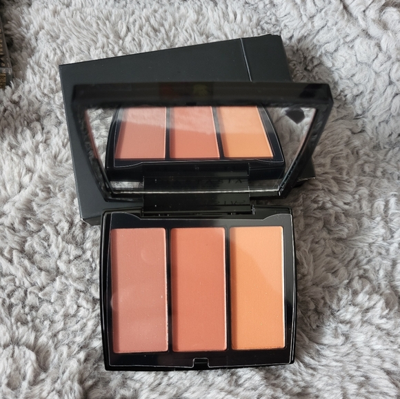 Anastasia Beverly Hills Blush Trio- Peachy Love - Picture 5 of 10